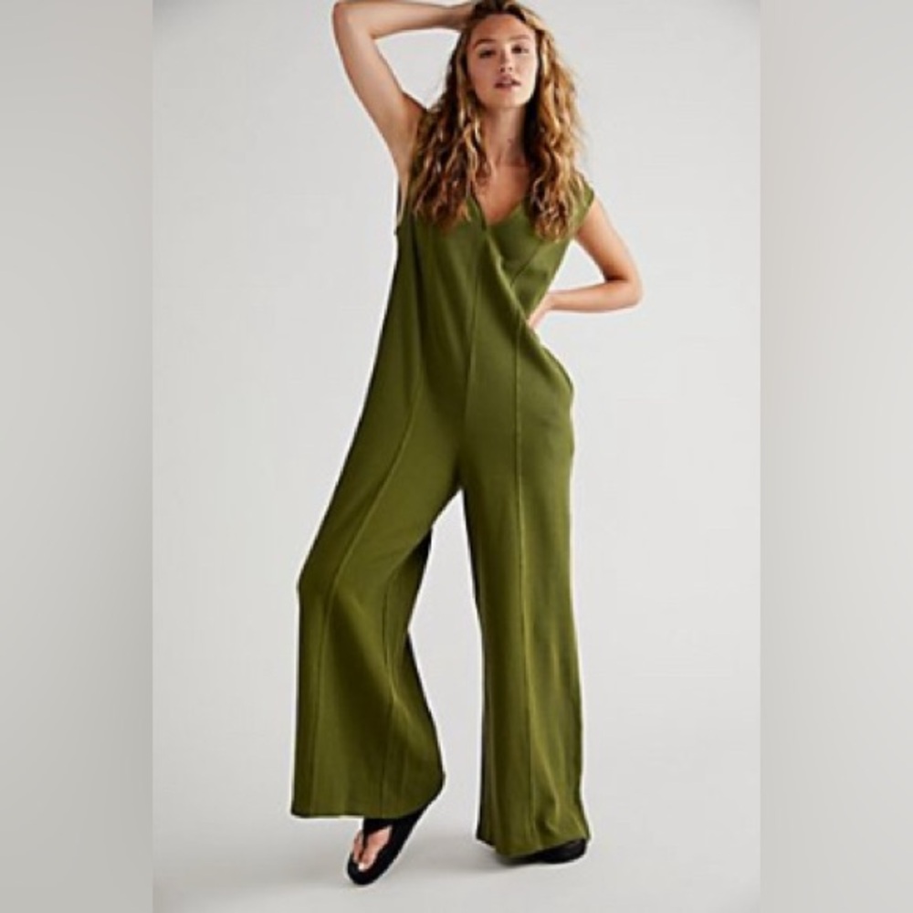 FP Beach Avenue One-Piece XS Avocado 🥑 Tree